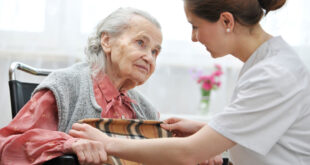 Se Busca Persona para el Cuidado de Adultos Mayores